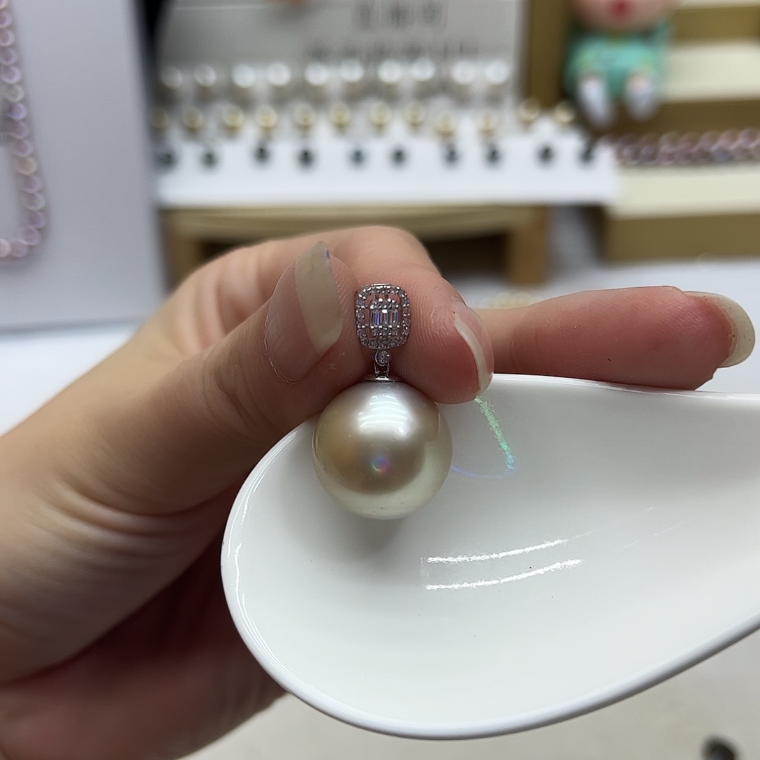 颈饰未镶嵌海水珍珠