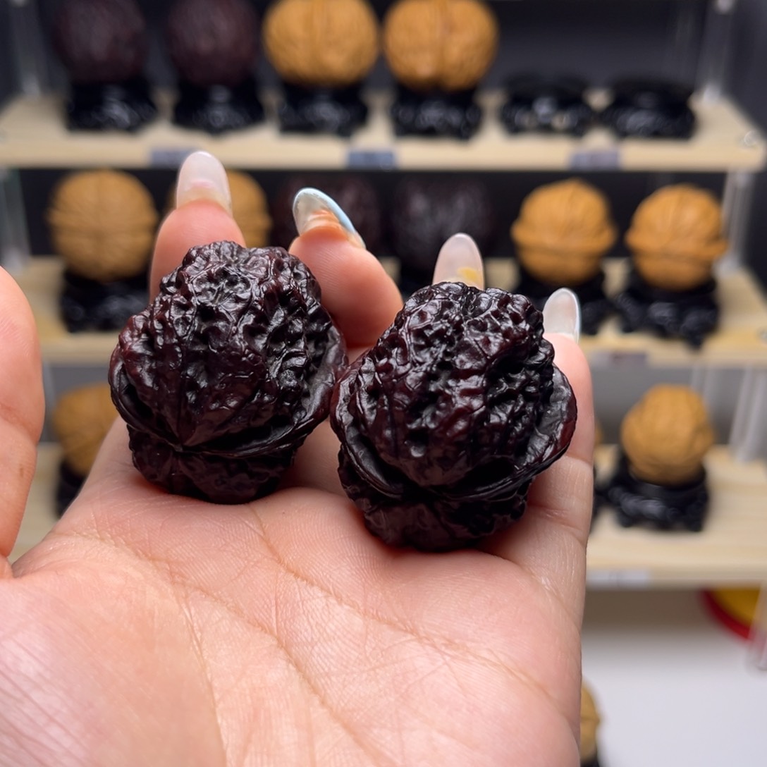 文玩核桃吊坠5……37卧龙蟾