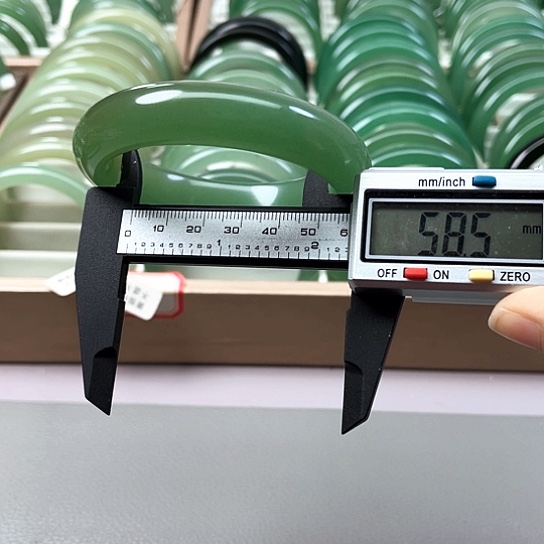 未镶嵌手镯东陵石