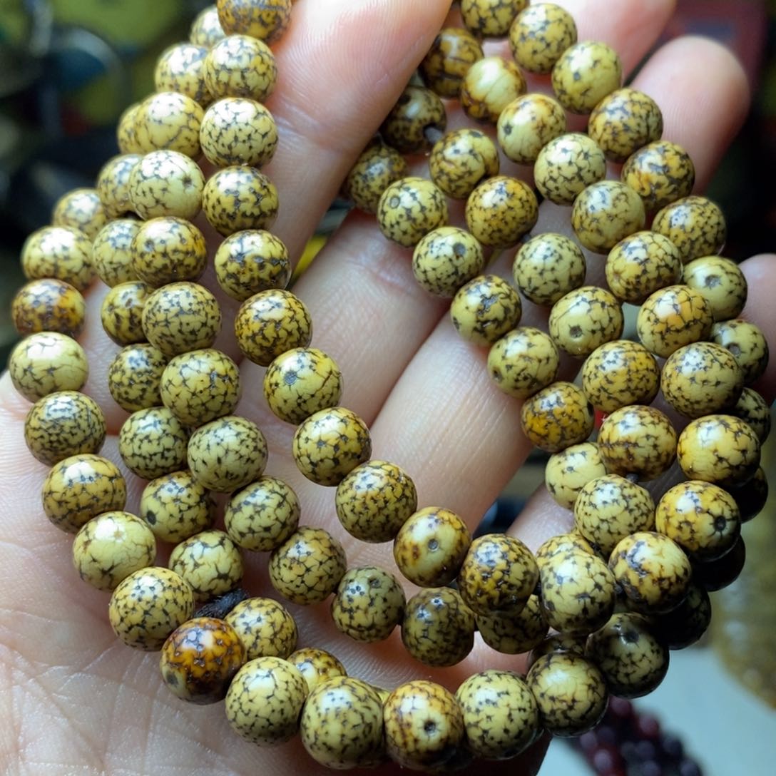 大叶紫檀（黑酸枝木类）