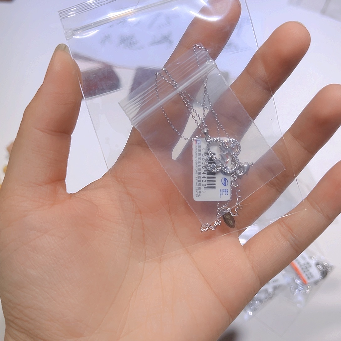 非金属合成碳硅石非金属镂空草项链一条