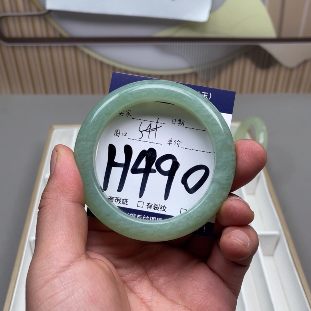 岫玉手镯手镯未镶嵌