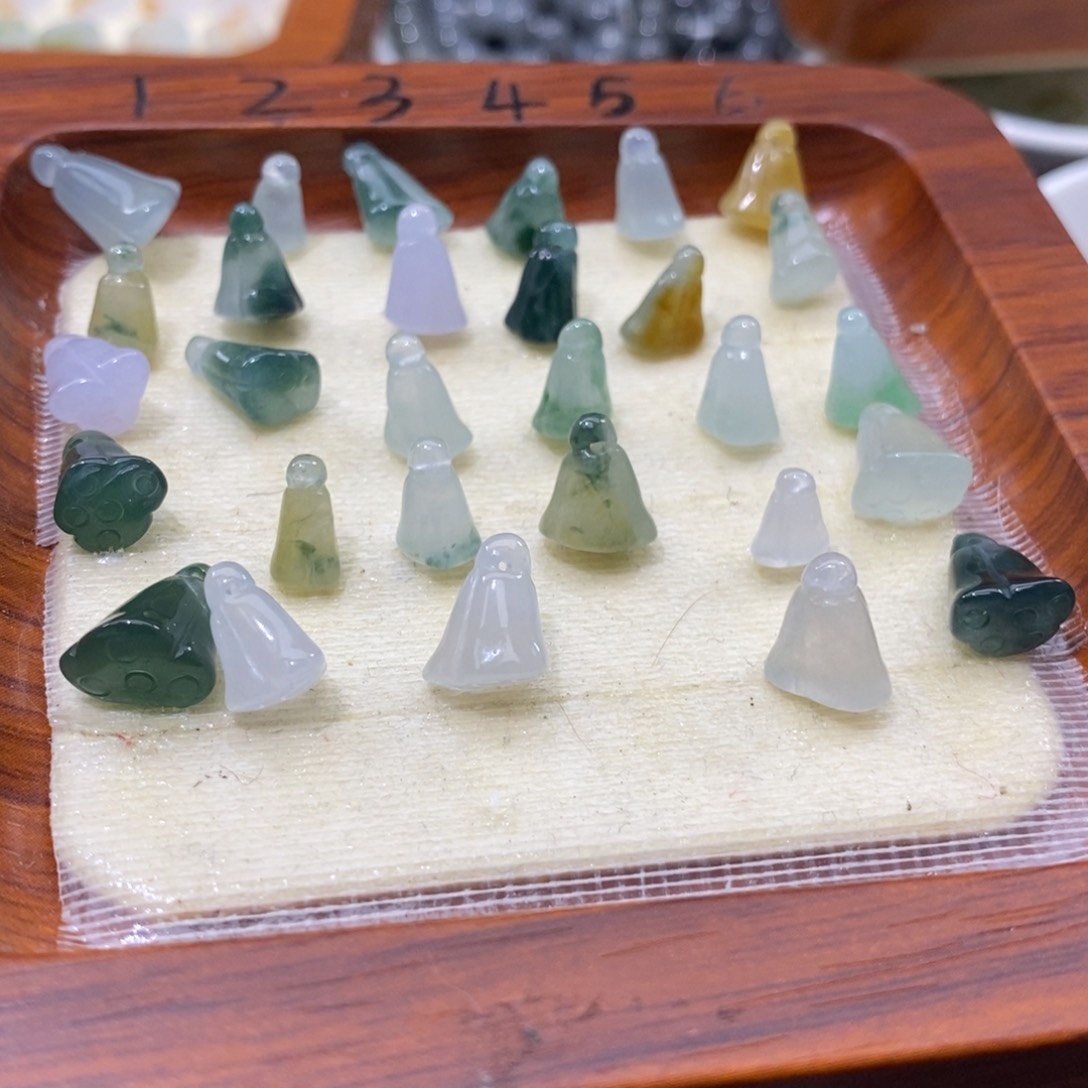 翡翠颈饰未镶嵌68一个莲蓬可挑