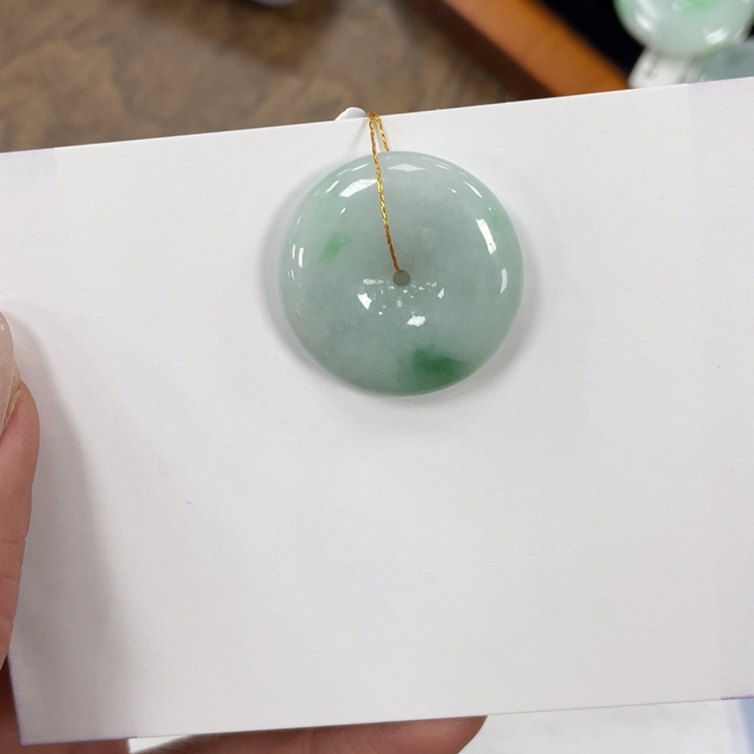 翡翠未镶嵌颈饰平安扣