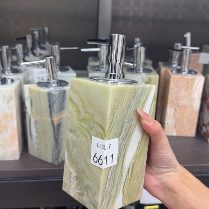 X611.               福利