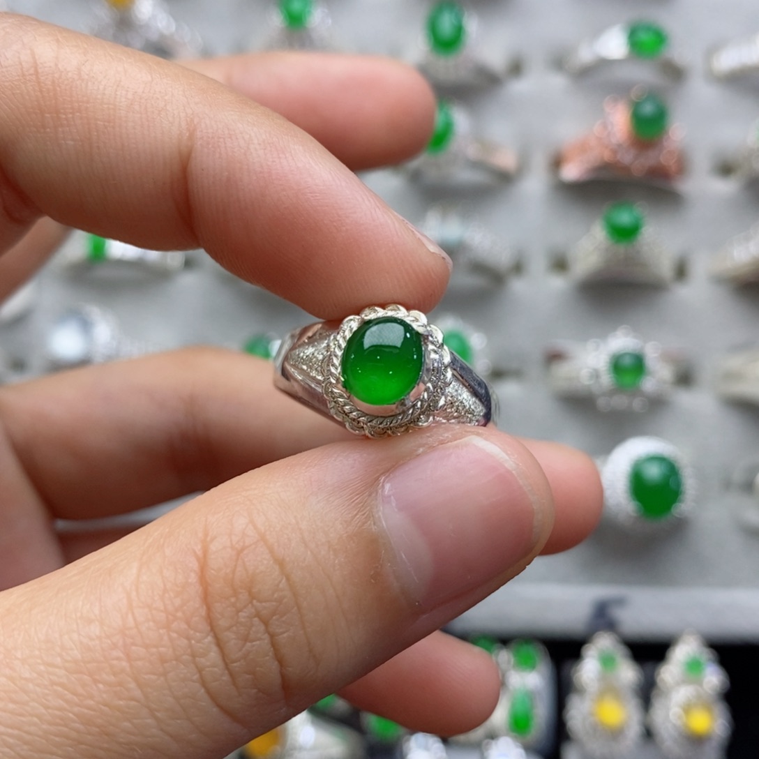 翡翠戒指未镶嵌蛋面