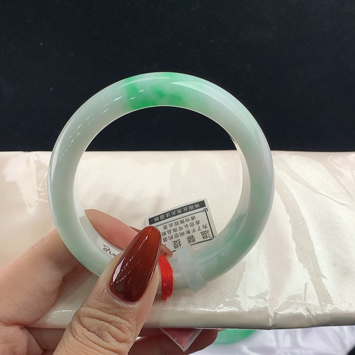 【闪购商品】未镶嵌手镯翡翠正56