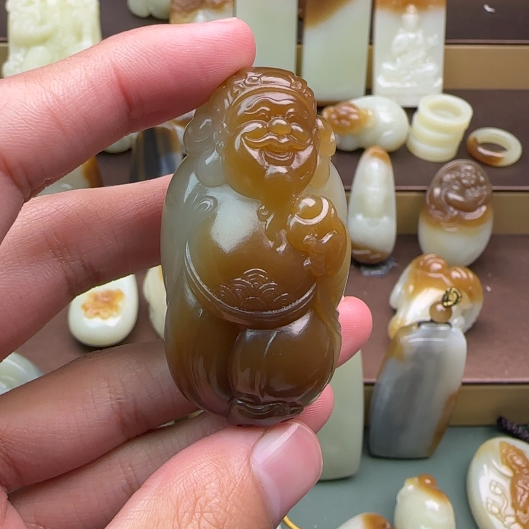 安***)和田玉（糖玉）未镶嵌颈饰