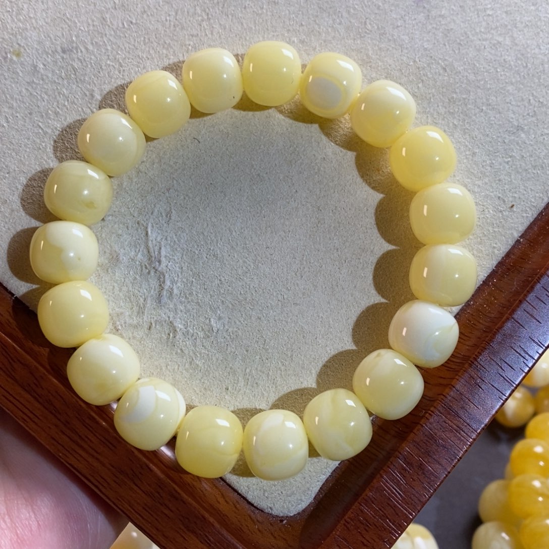 琥珀裸石未镶嵌12mm同料手串