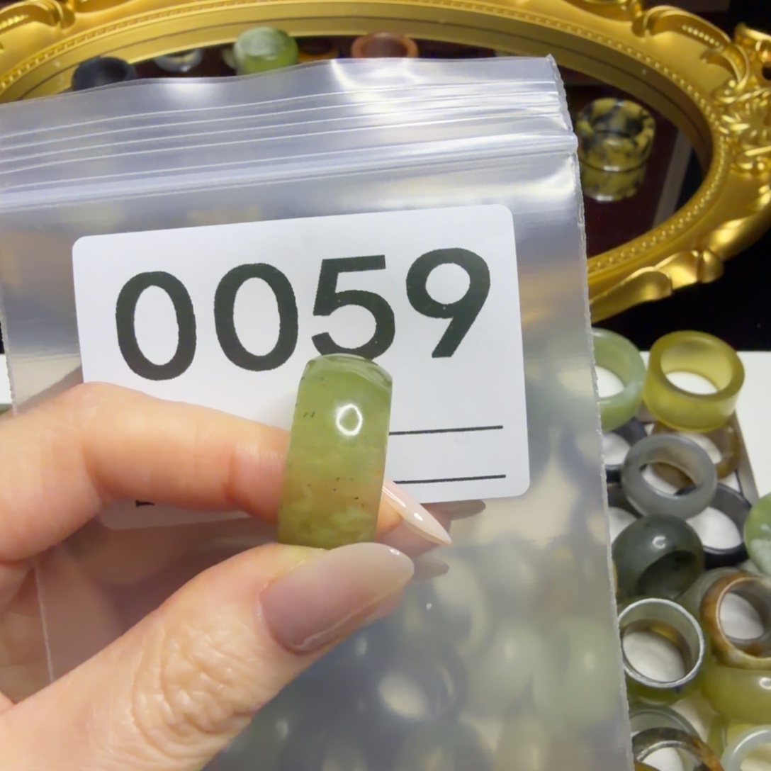 涵***n蛇纹石玉未镶嵌戒指