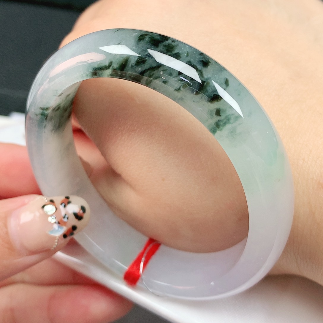 翡翠手镯未镶嵌53贵