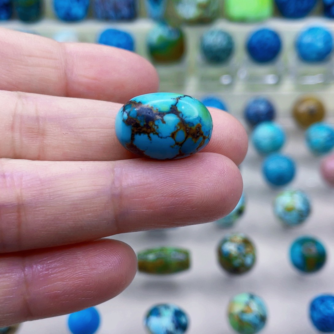 未镶嵌绿松石颈饰