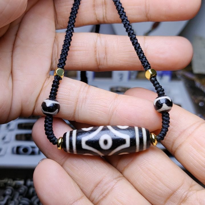 玛瑙/玉髓颈饰未镶嵌?**谓