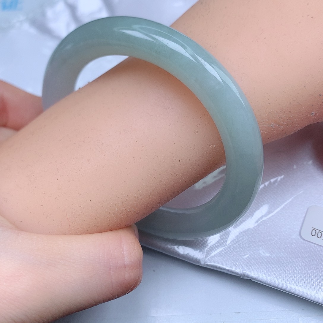 翡翠手镯（圆镯）未镶嵌天然