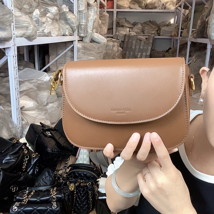 蚕丝小牛剖层皮革PU