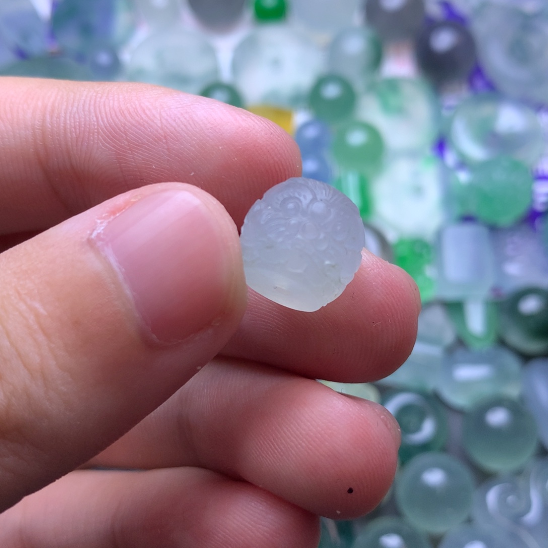 定制翡翠未镶嵌挂件