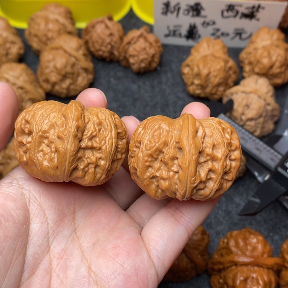 文玩核桃把件大***拜元宝41