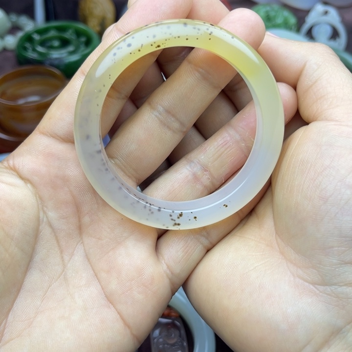玛瑙/玉髓手镯未镶嵌