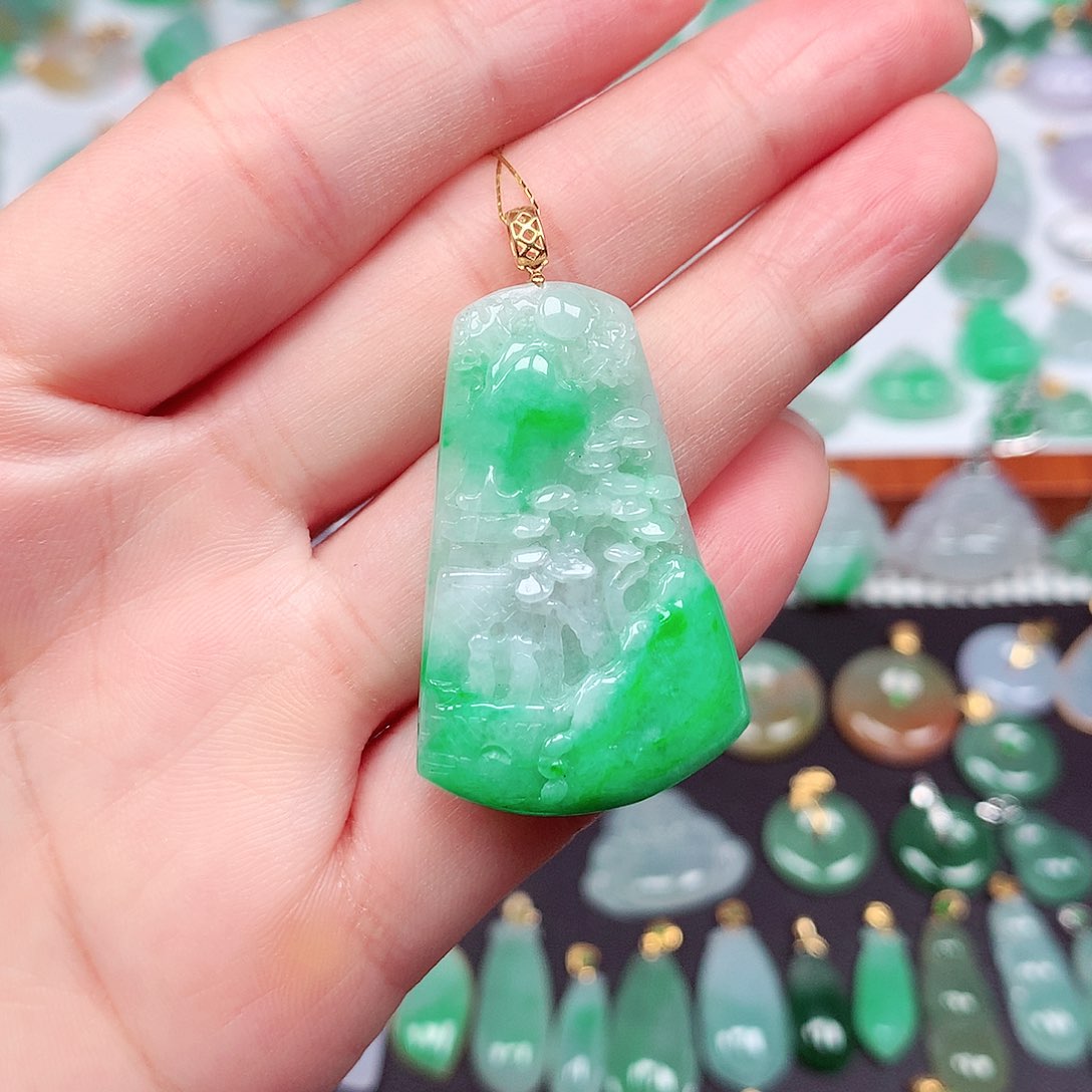 翡翠颈饰18K金镶嵌天然翡翠A货