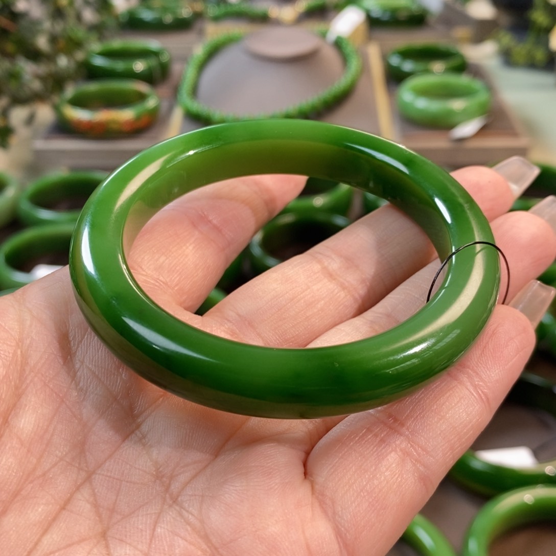 和田玉（碧玉）手镯未镶嵌