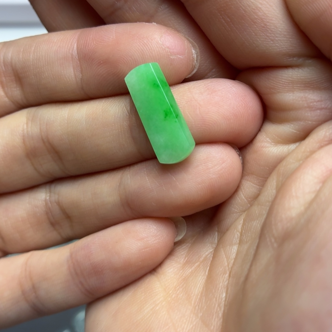 翡翠未镶嵌颈饰长条无事牌