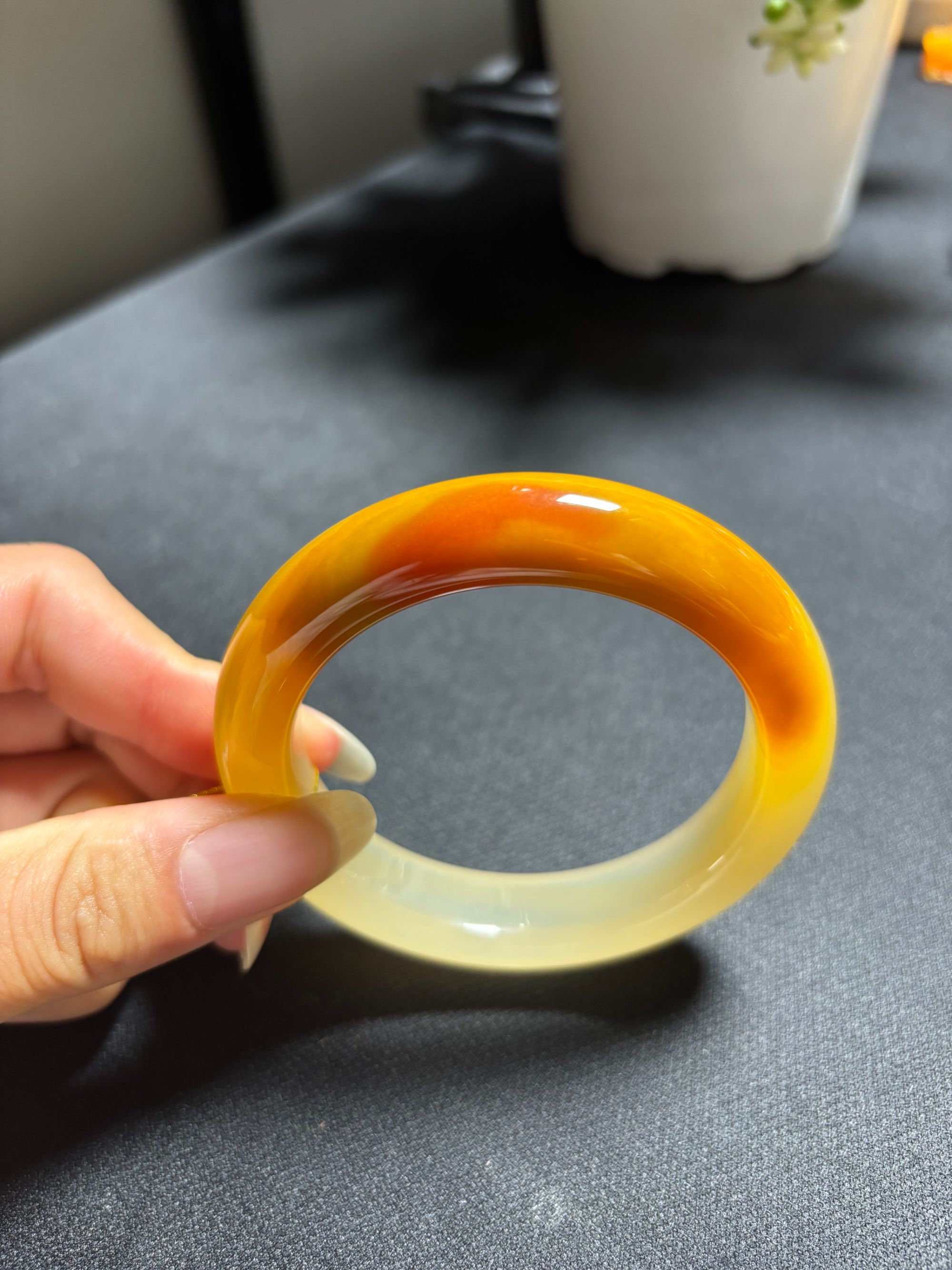 黄龙玉黄金圈口老坑老料草皮料带特色美镯