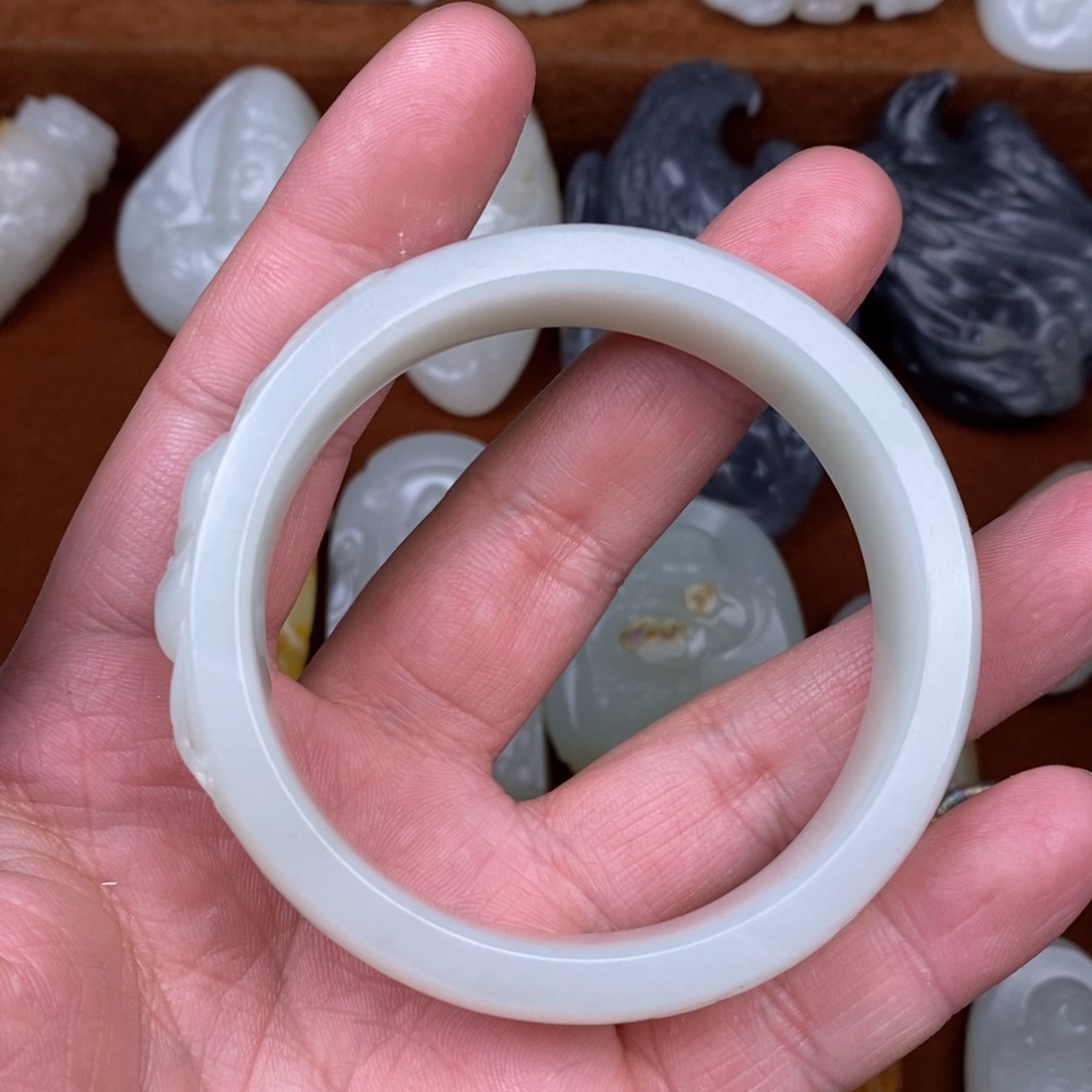 和田玉（子料）颈饰未镶嵌