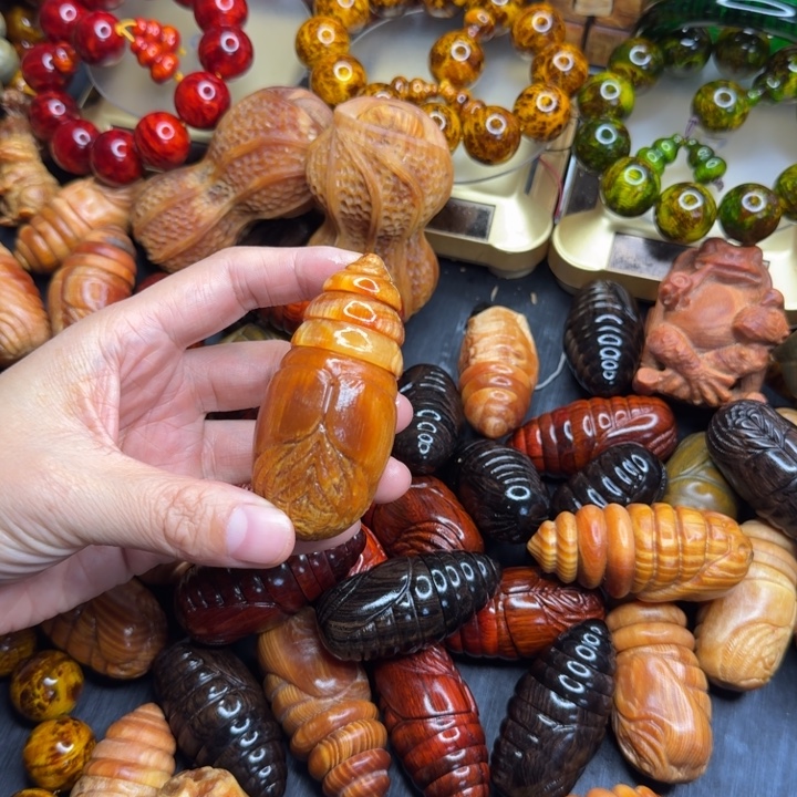 贡木琥珀木文玩手串