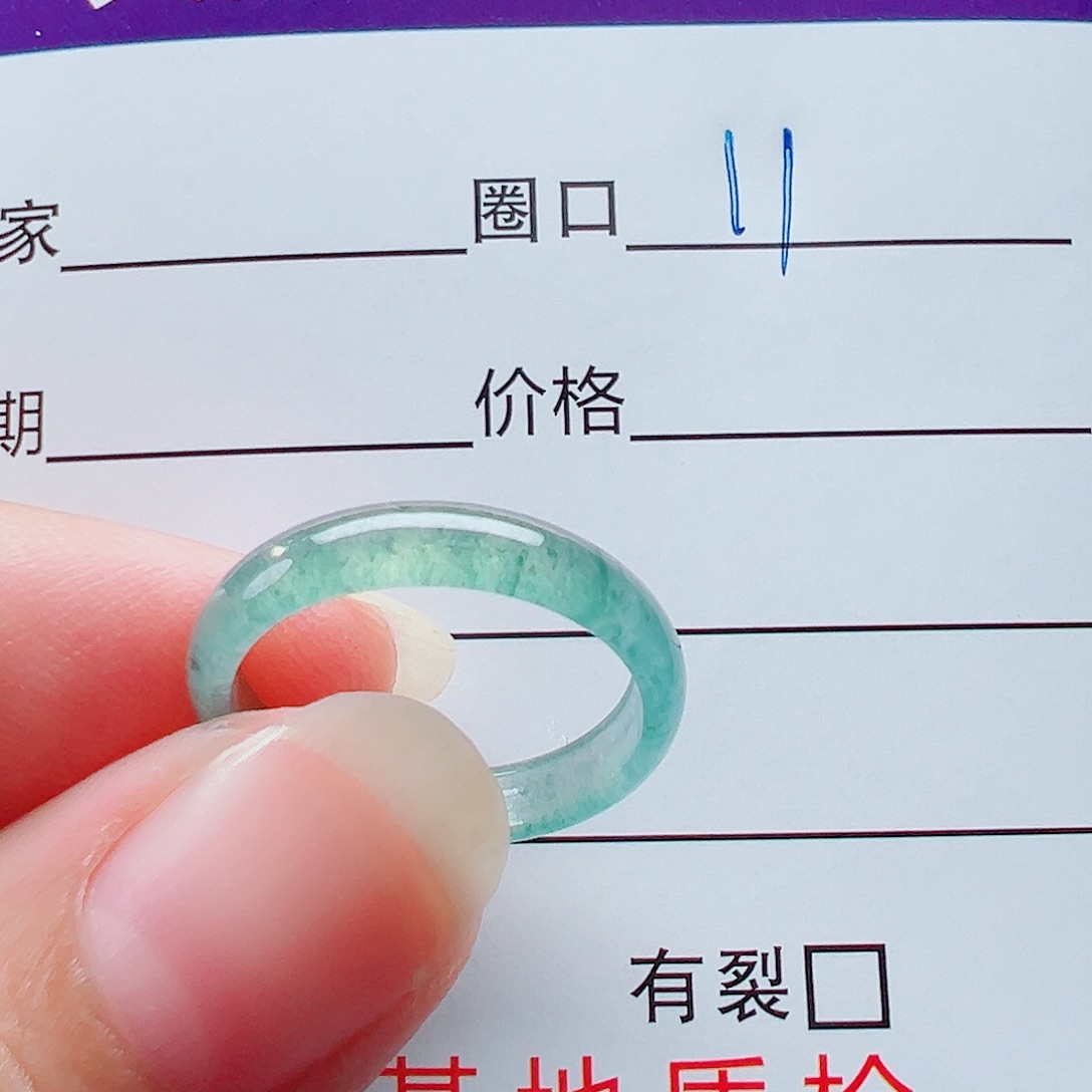 未镶嵌戒指翡翠李**?戒圈