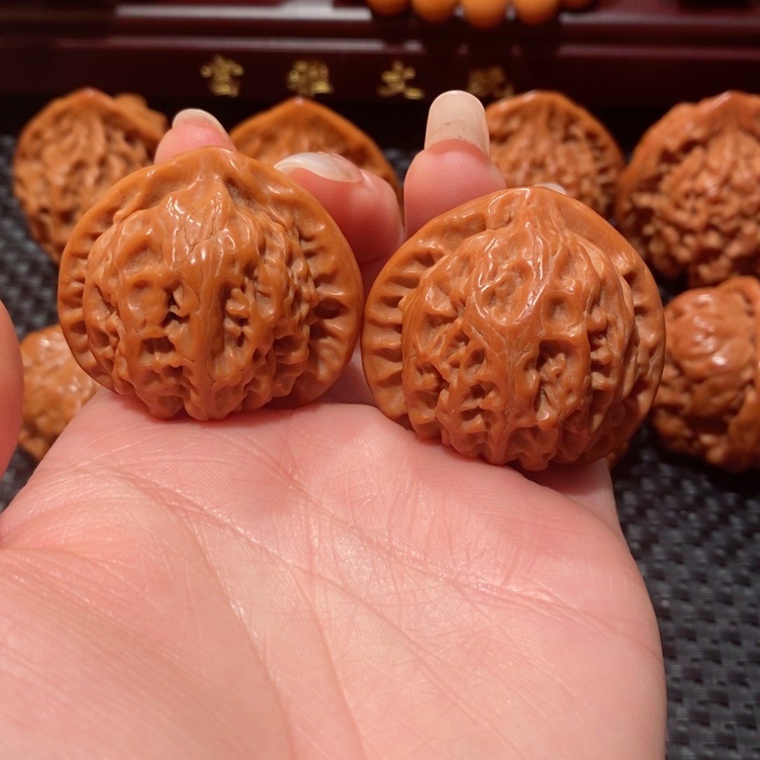 文玩核桃把件凌****面宫灯