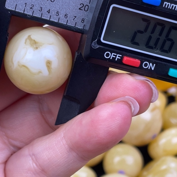 蜜蜡未镶嵌裸石6056