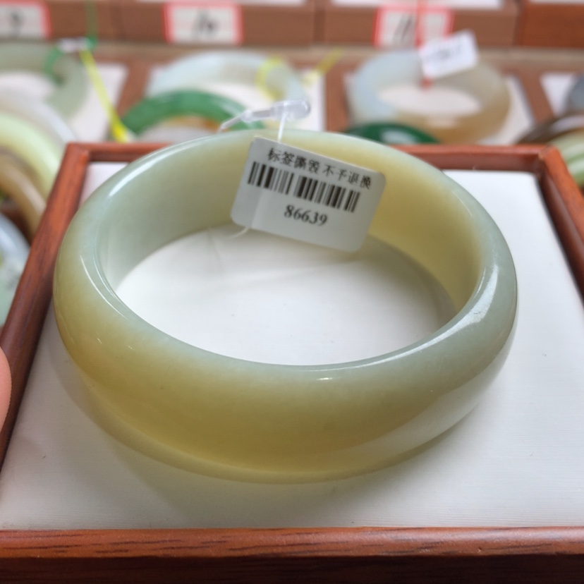 【闪购商品】和田玉手镯未镶嵌55