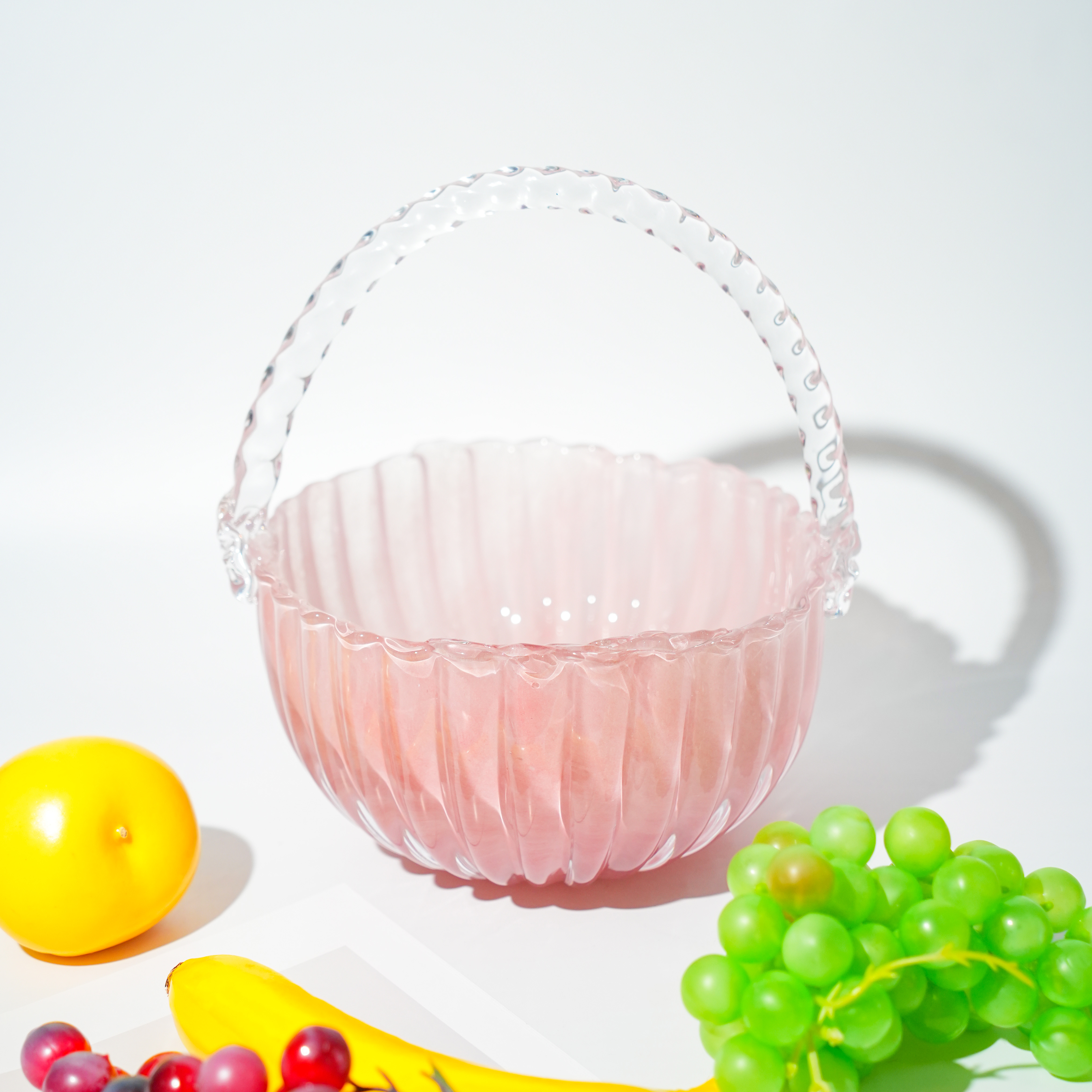 粉色琉璃提篮酒柜书房摆件手工艺品