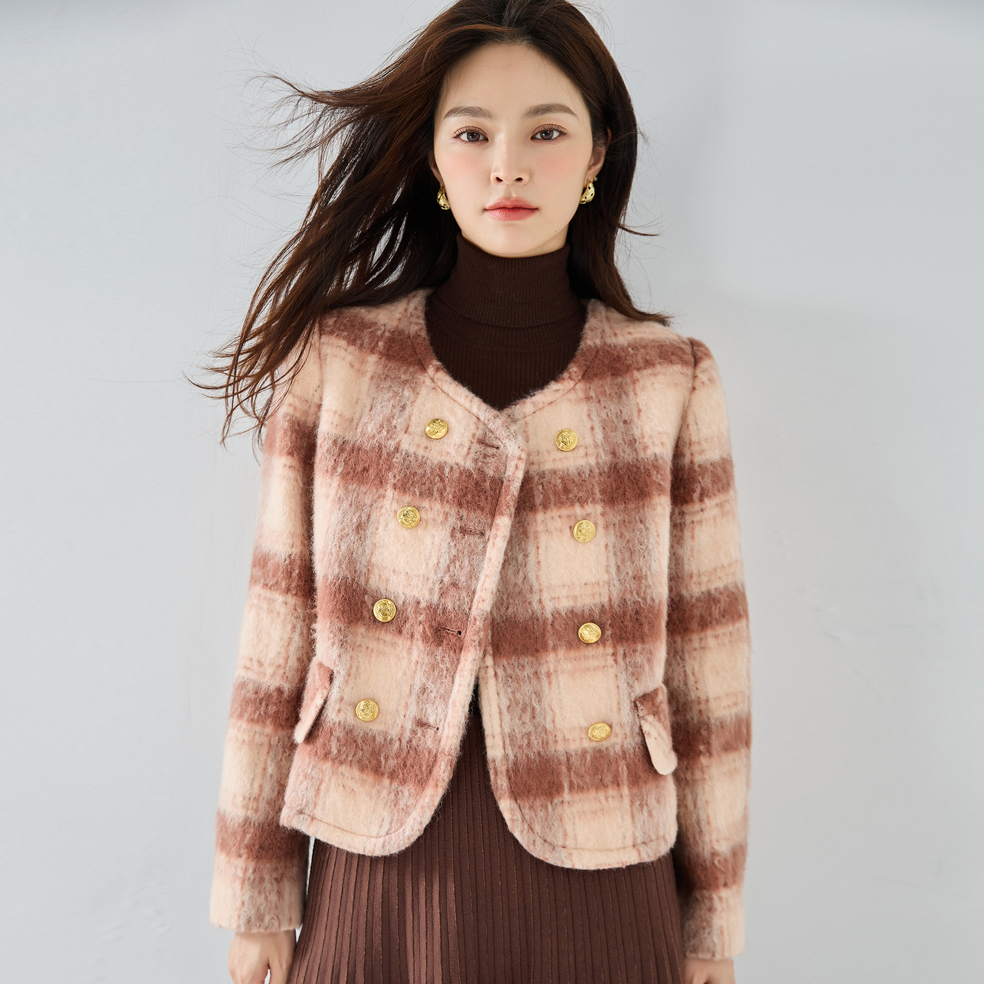 【盛都】新款圆领双排秋冬格纹小香风外套短款气质羊毛呢大衣15353