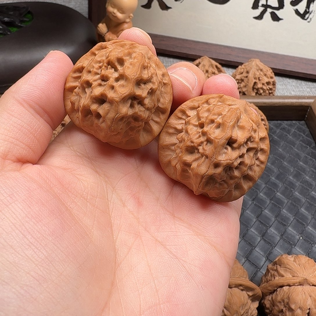 文玩核桃吊坠全品瓷娃娃38