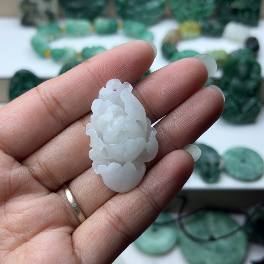 劉***刘独山玉未镶嵌挂件