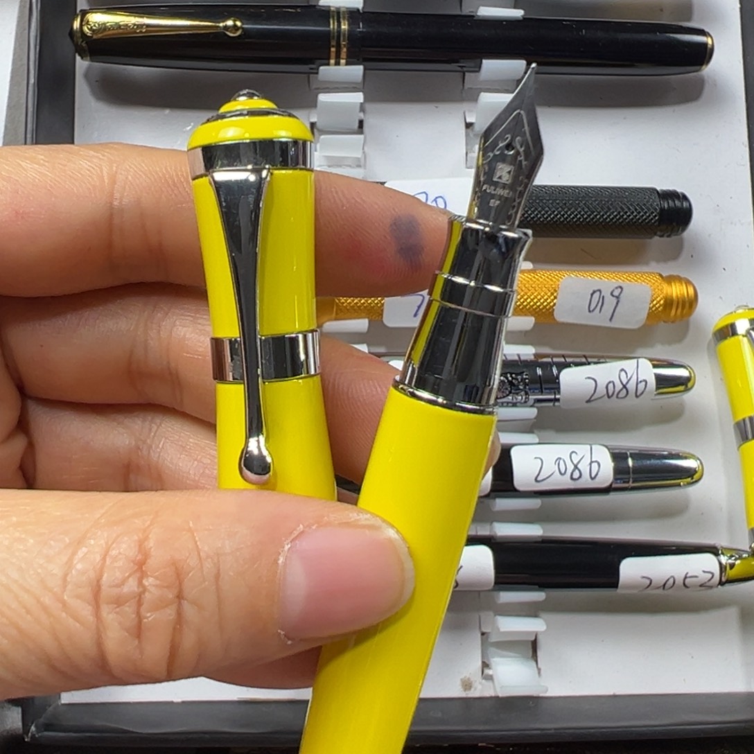 便携式富利文柠檬黄小蛮腰礼品笔ef尖