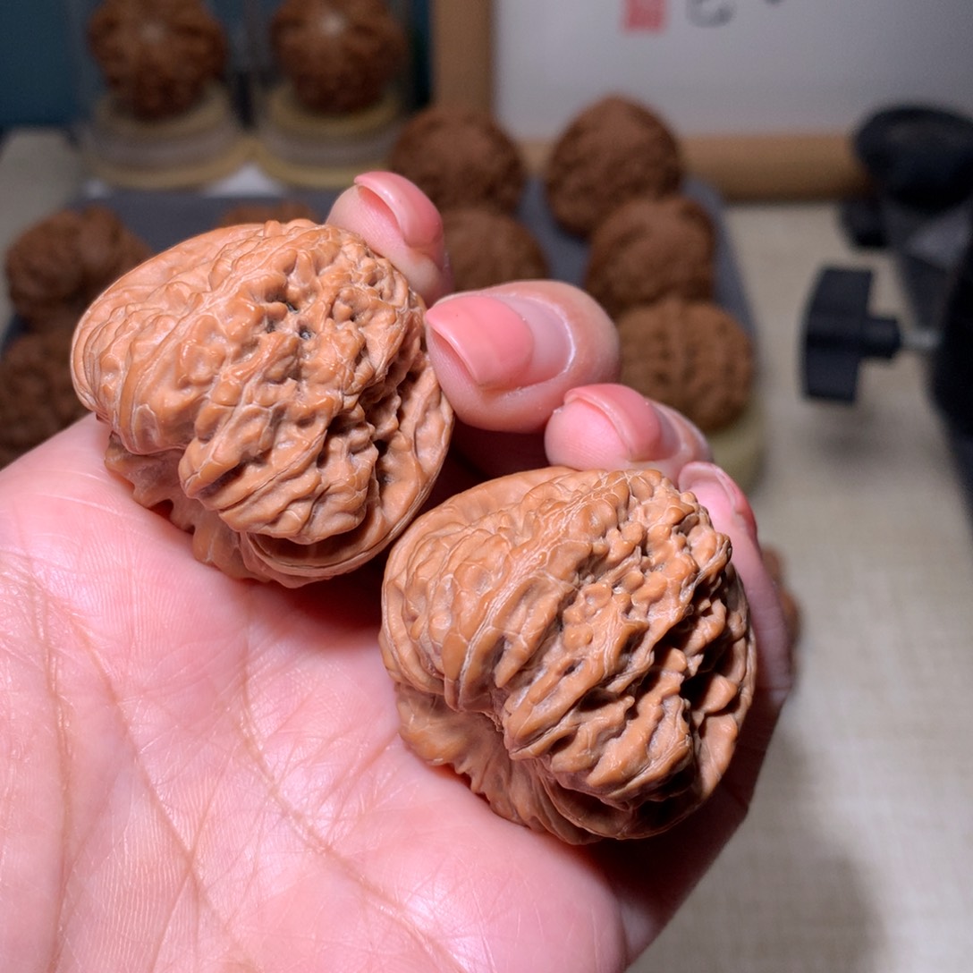 文玩核桃把件平谷凹底