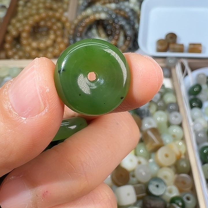 和田玉（碧玉）未镶嵌颈饰176