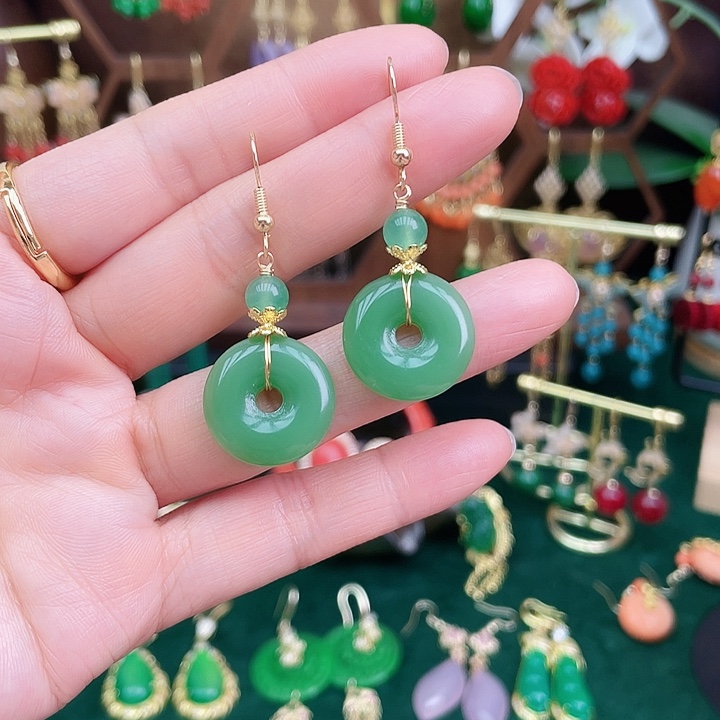 石英质玉耳钉合金