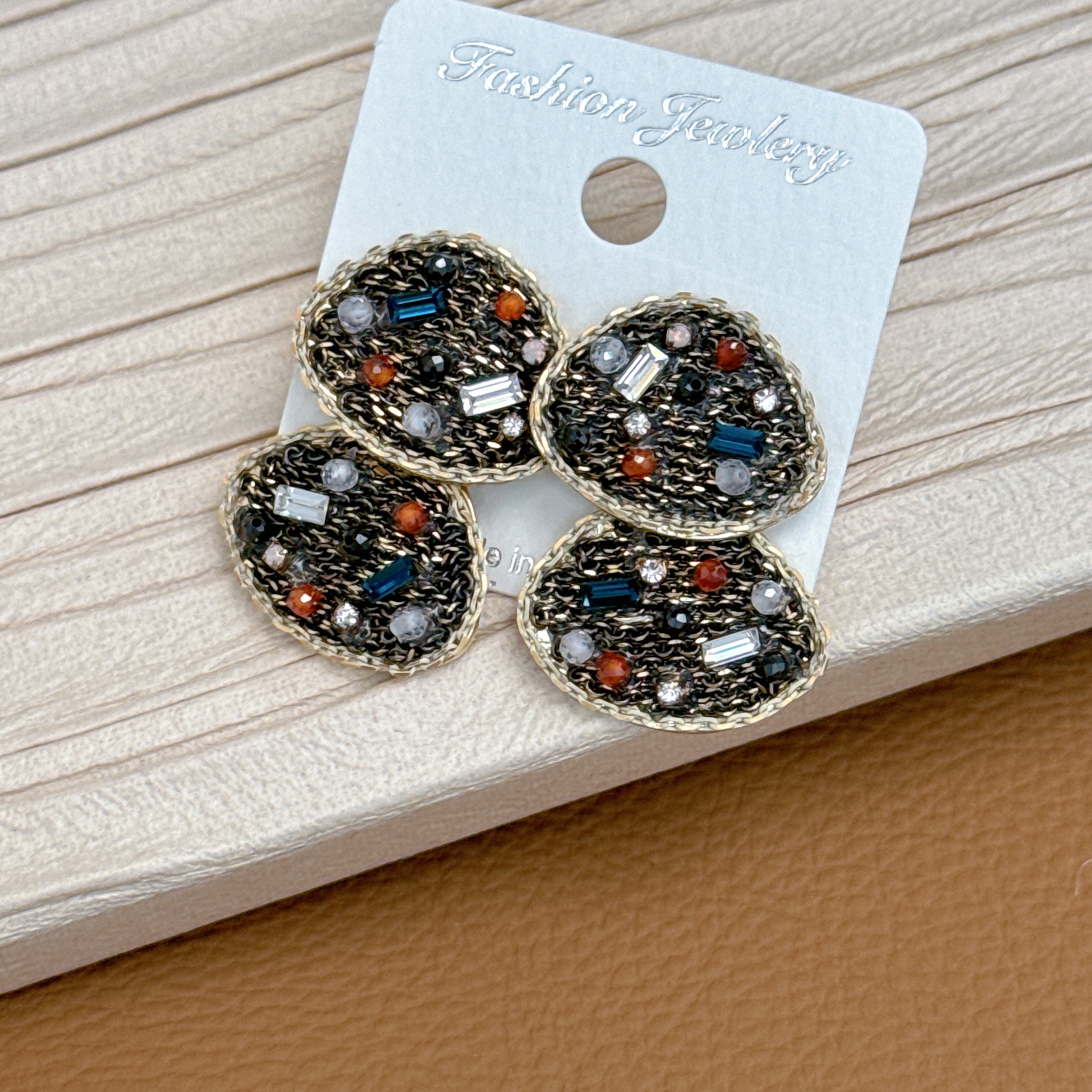 铜合金合成锆石耳饰 DAN家镶钻简约小众设计感百搭个性重工耳环