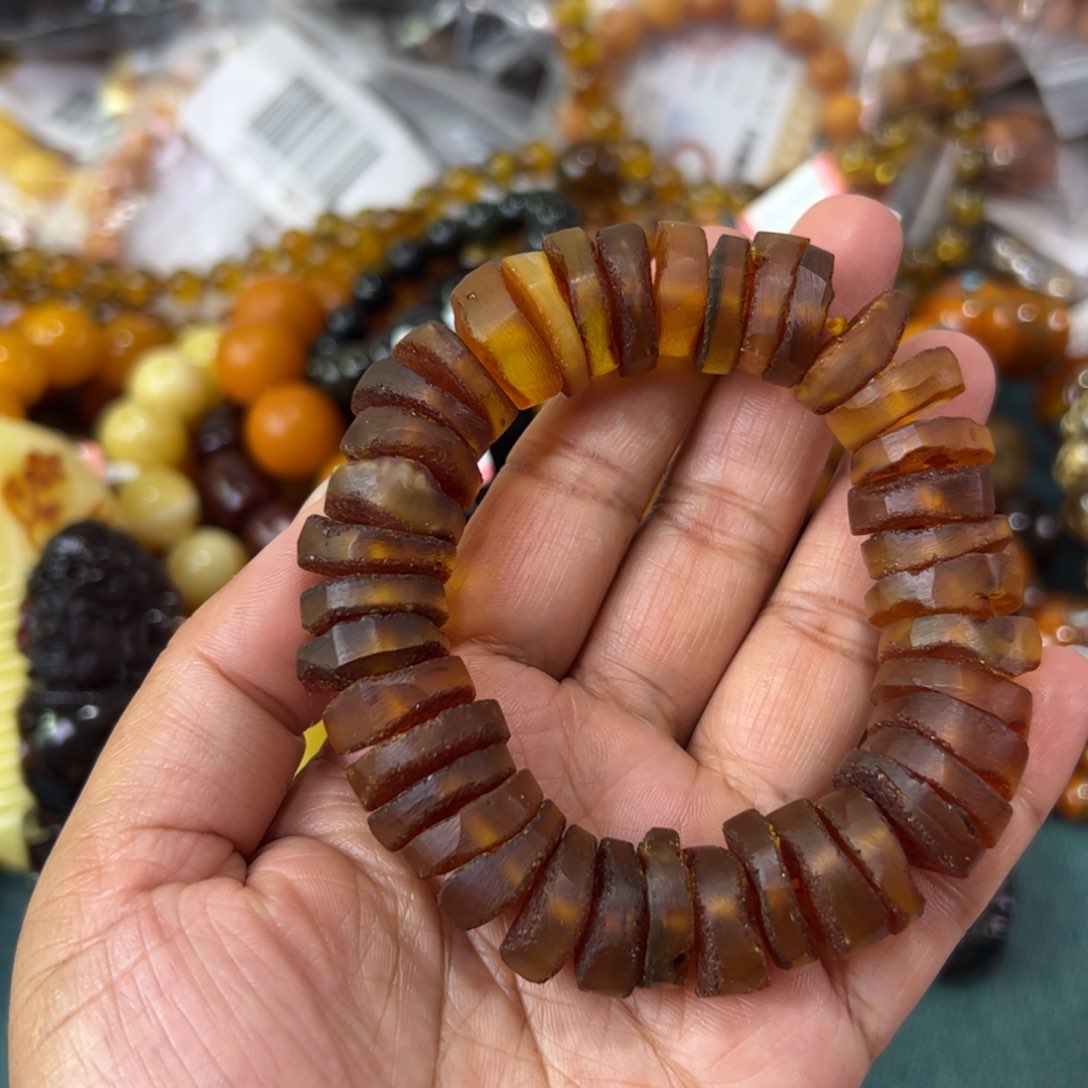 未镶嵌琥珀珠宝奇石935