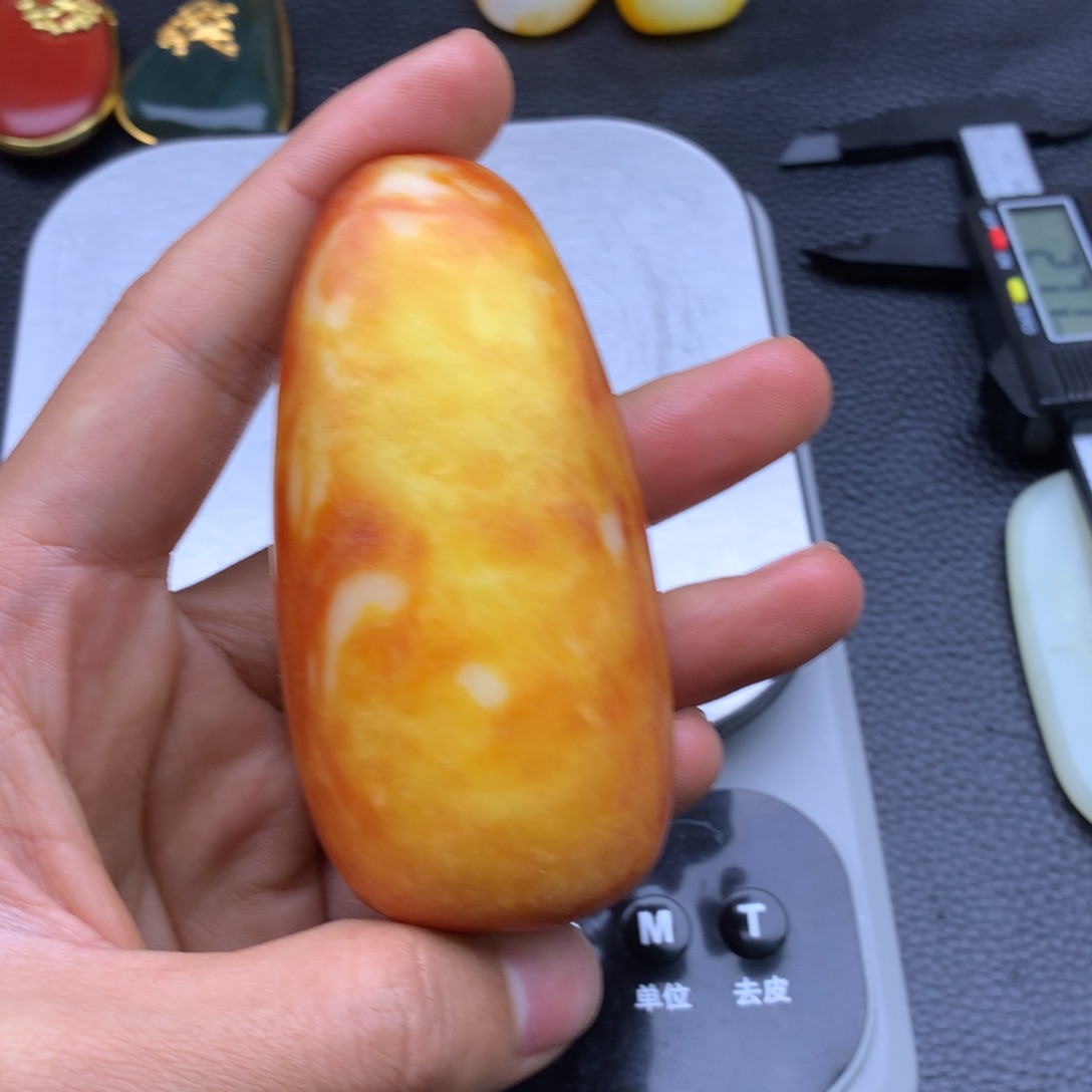 和田玉颈饰足铂镶嵌