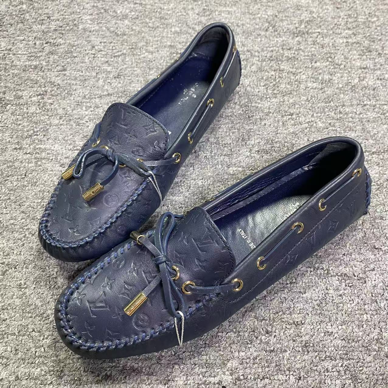 95新 LouisVuitton/路易威登 35码/米亚女鞋 蓝色浮雕豆豆鞋 651 