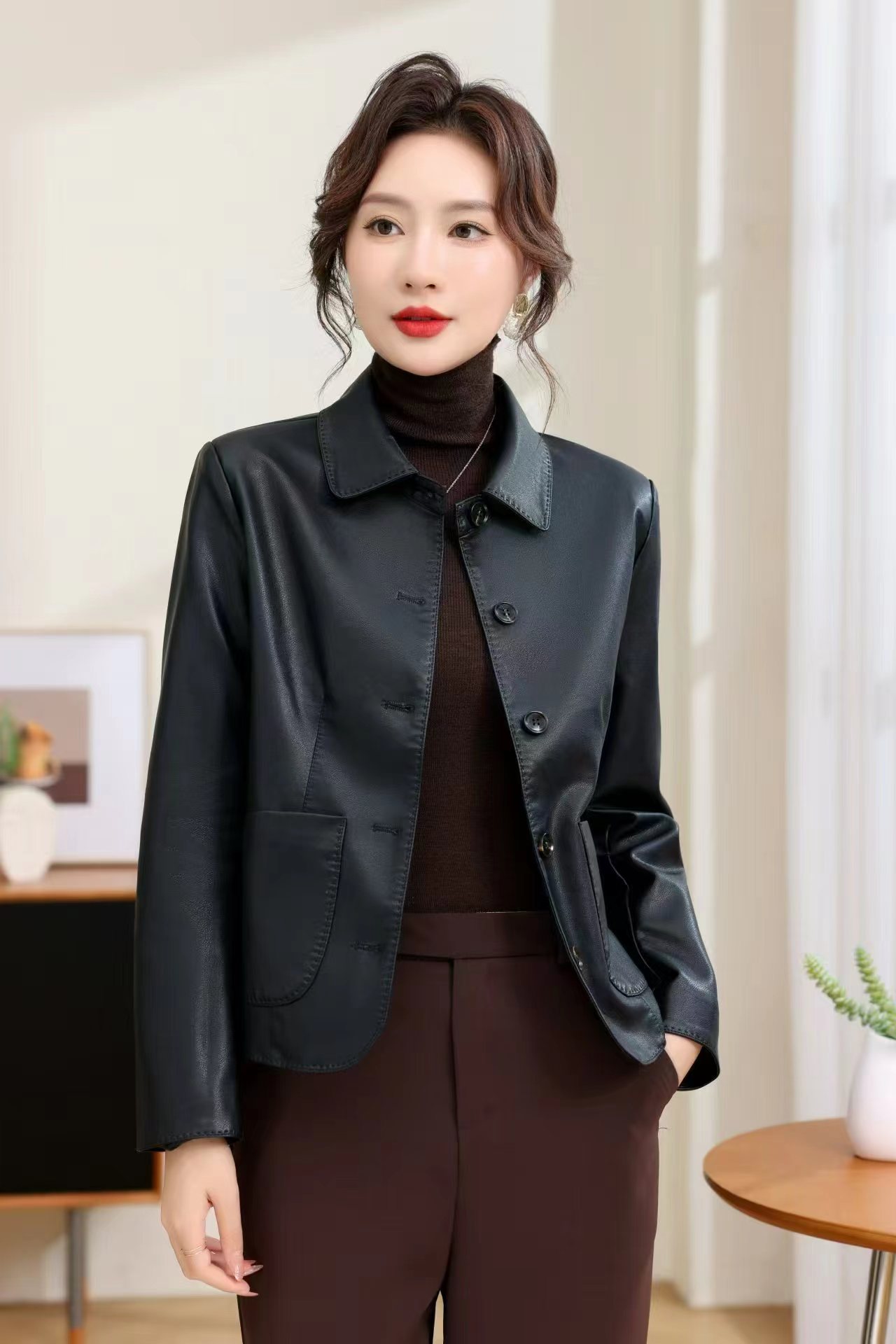 「秋季红人上新」韩版翻领大码气质时尚皮衣妈妈装气显瘦百搭皮衣