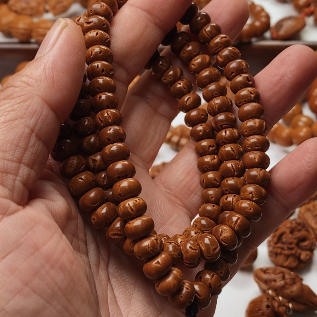 予*属桃核手工工艺品