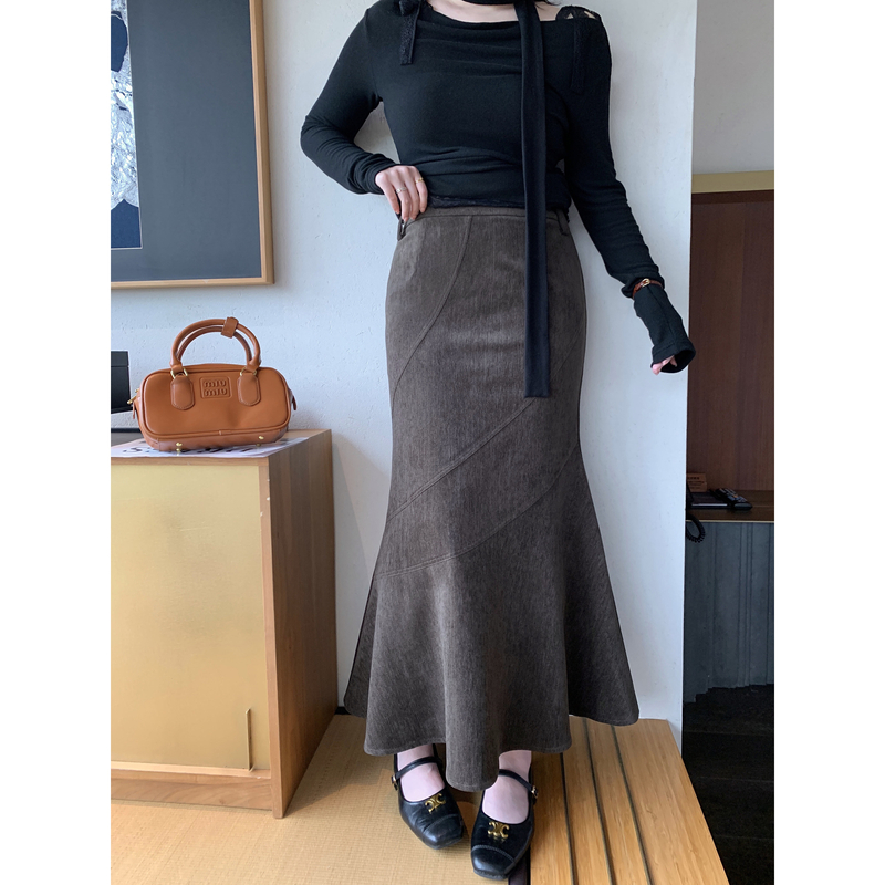 巨鹿工作室微胖定制 优雅小鱼尾～建筑弧度分割单面绒半身裙
