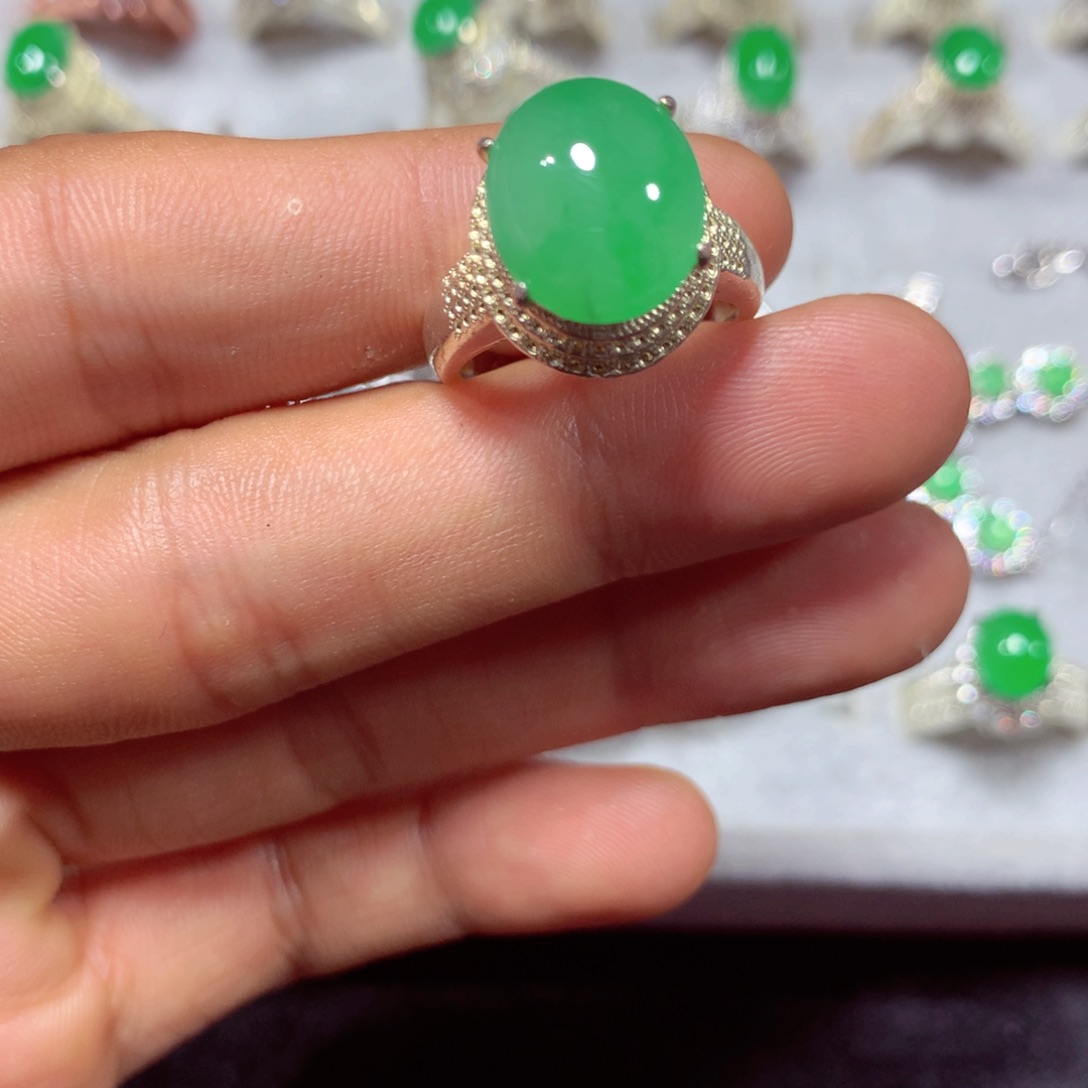 【闪购商品】翡翠戒指未镶嵌慕**依翡翠戒指 