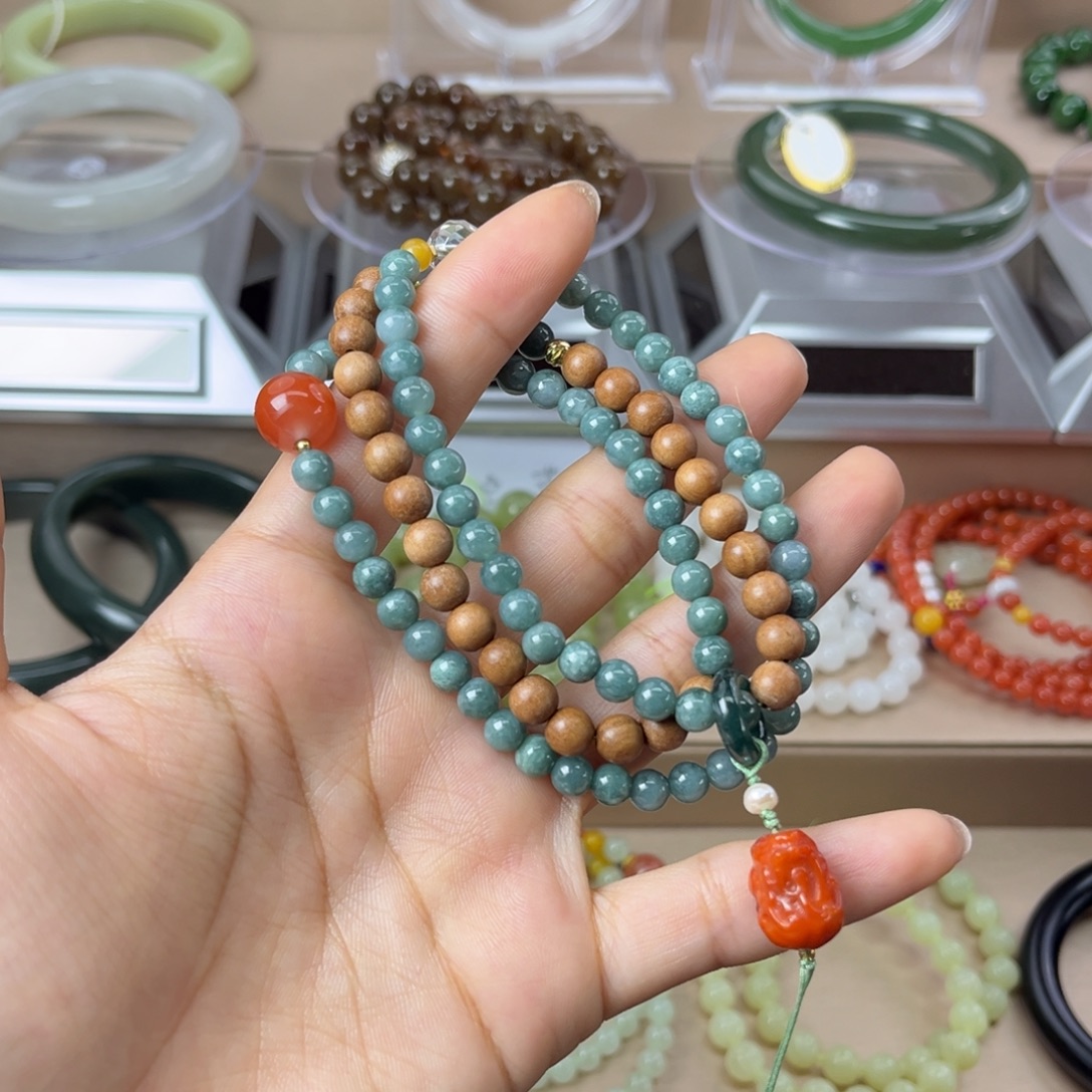 翡翠未镶嵌颈饰翡翠