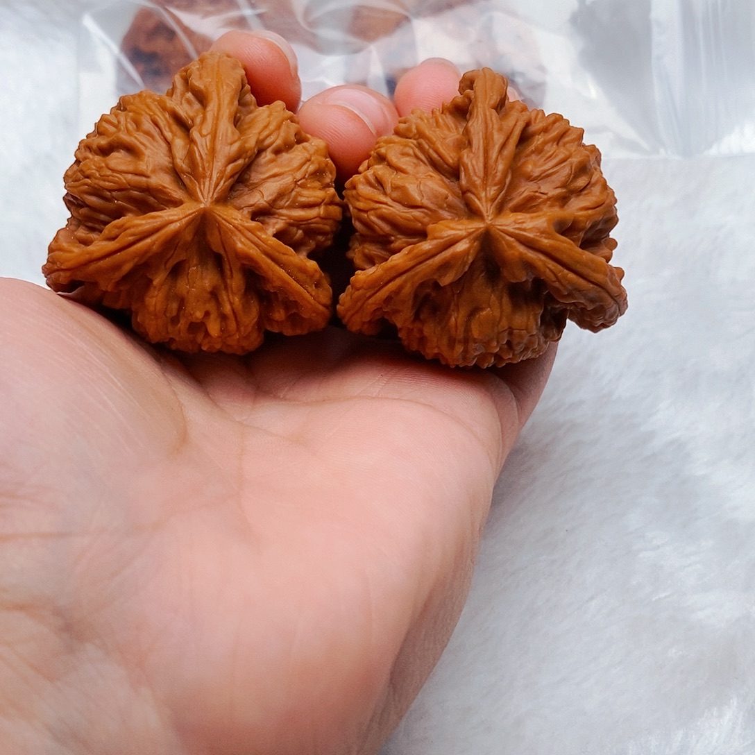 飞***鱼文玩核桃吊坠三棱